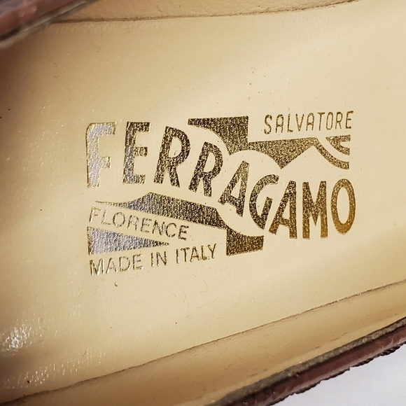 Womens Salvatore Ferragamo 7B Brown Croc-Embossed Chunky 3" Heels Gold Chain - Picture 8 of 12